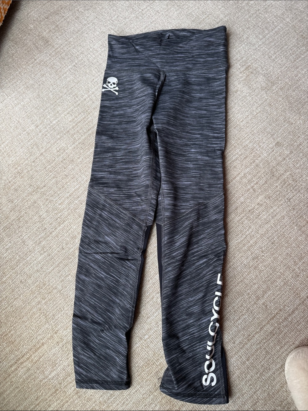 soulcycle Black Space-Dye Capri Leggings with Skull Accent size small